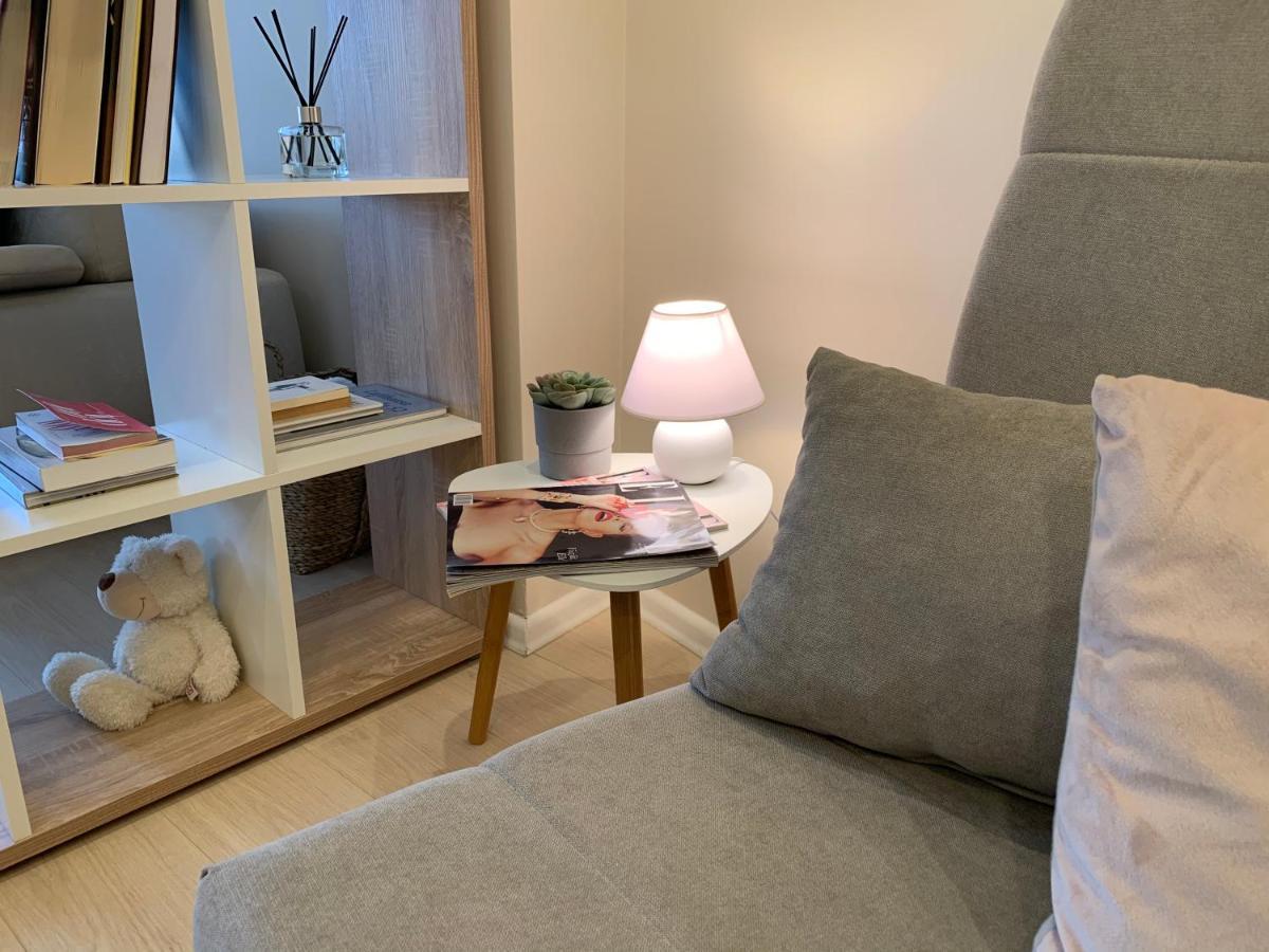 Budapest Hideout In Style With Free Parking - Luxury Apartment Exterior photo