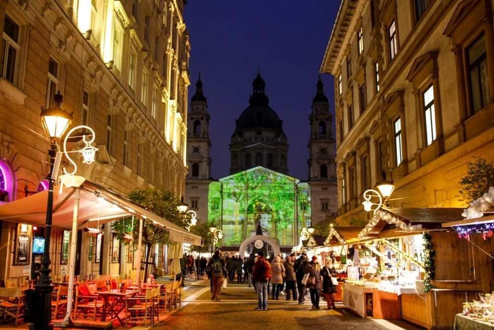 Budapest Hideout In Style With Free Parking - Luxury Apartment Exterior photo